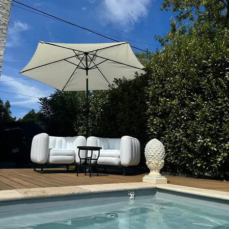 Studio De Charme Avec Sa Terrasse Dans Le Golfe De Saint Tropez *