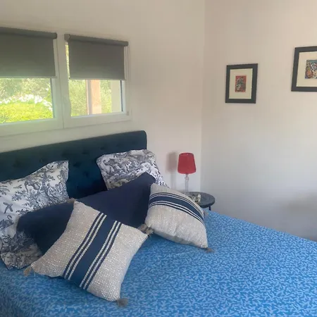 Studio De Charme Avec Sa Terrasse Dans Le Golfe De Saint Tropez Séjour chez l'habitant *